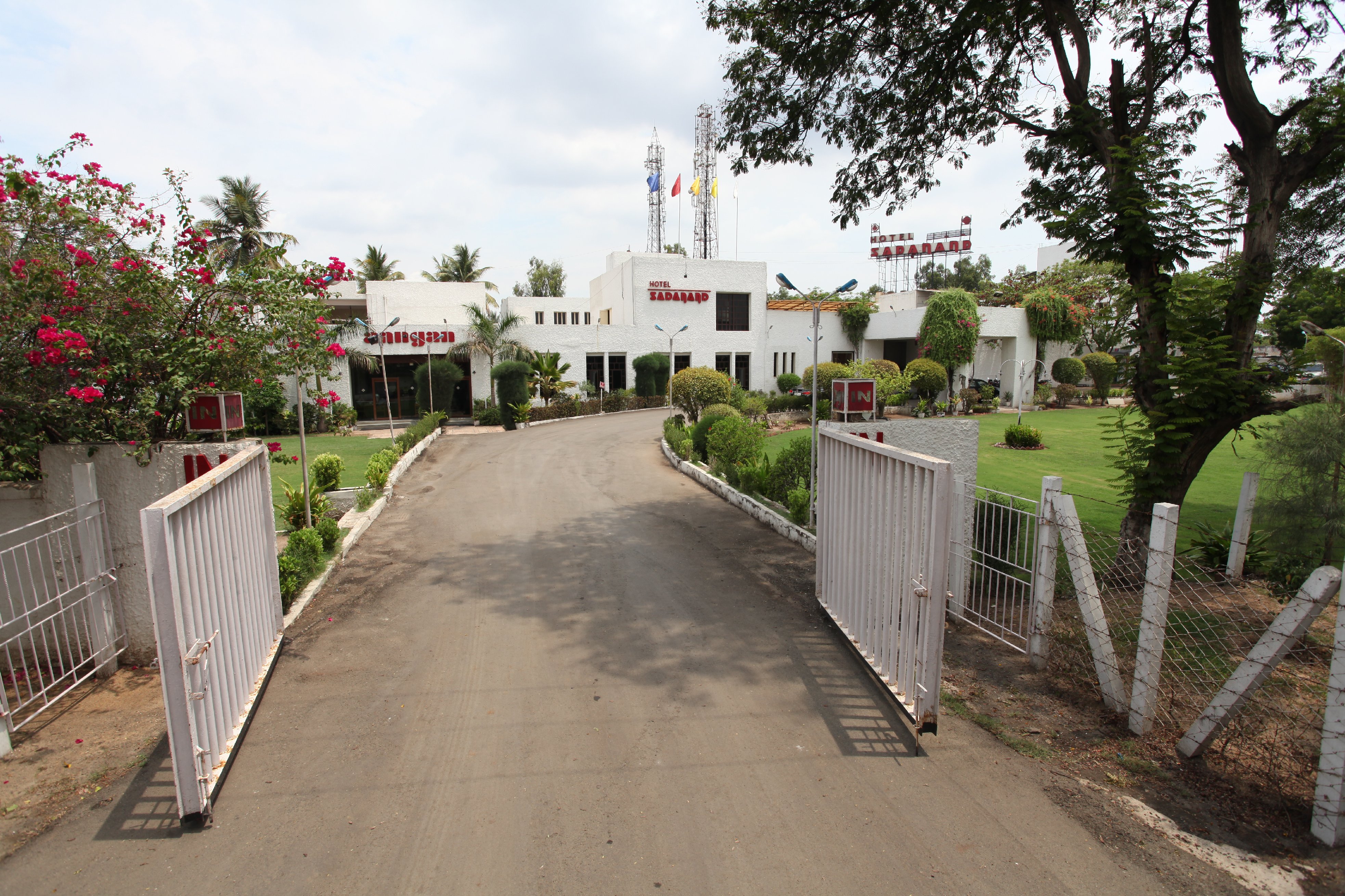 Hotel Sadanand