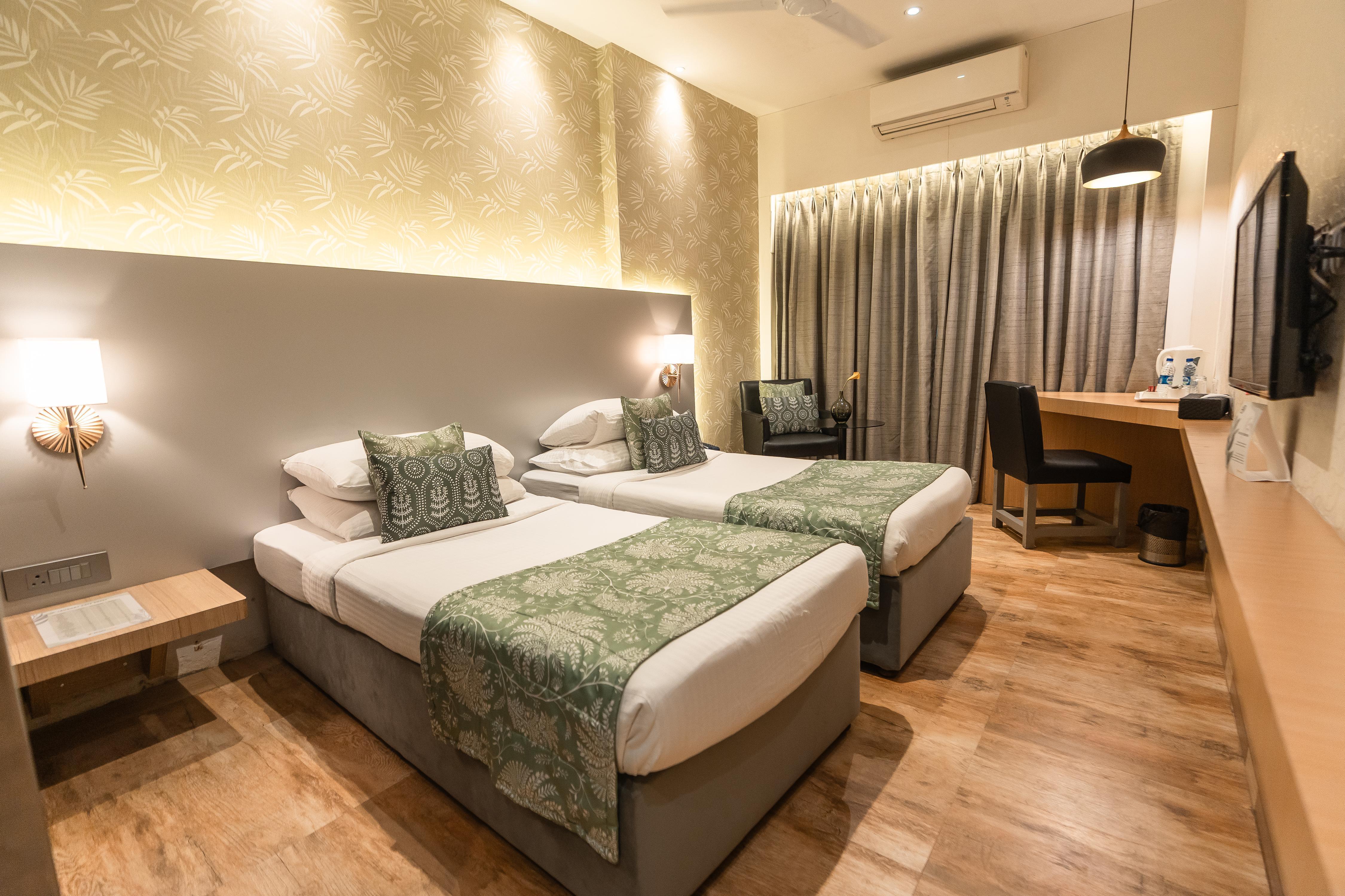 Mumbai Metro - The Executive Hotel Room Type - Deluxe Room