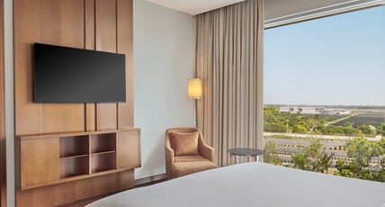 Courtyard by Marriott Kochi Airport Room Type - Deluxe Suite with Bathtub, Living Area and Lounge Access Courtyard by Marriott Kochi Airport Room Type - Deluxe Suite with Bathtub, Living Area and Lounge Access