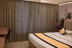 Hotel Shradha Saburi Palace