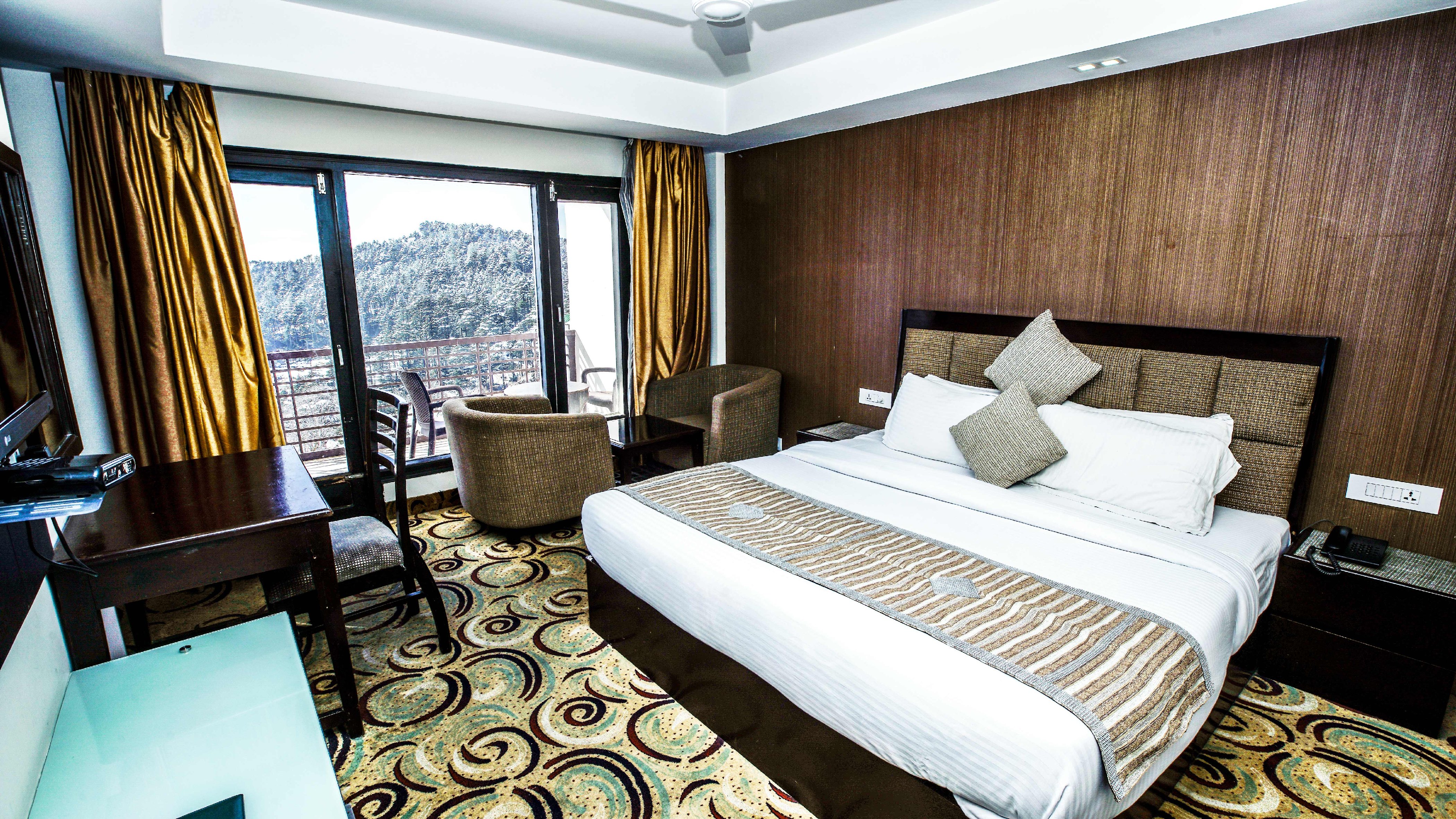 Hotel Patnitop Heights Room Type - Executive Double Room With Valley View