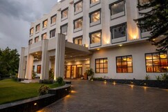 Golden Tulip Udaipur