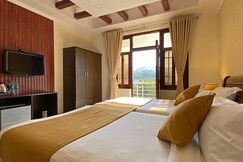 Hotel Nirvana Palace Near Parmarth Niketan