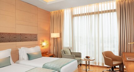 Taj City Centre, Gurugram Room Type - Superior Room Twin Bed with Bathtub