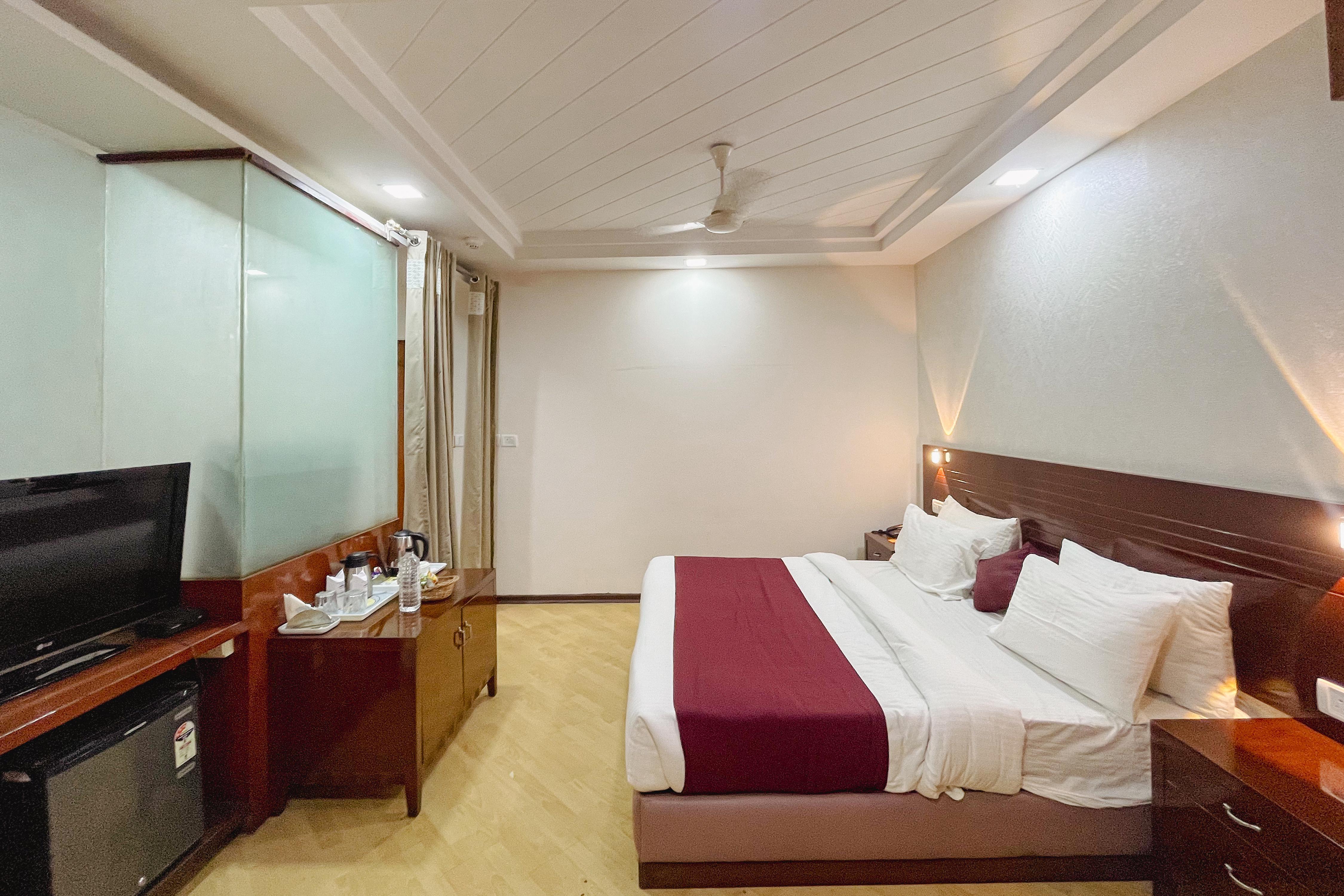 Hotel Sagar International - Tap to explore photos