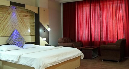 Hotel Meridian Palace (With Hot & Cold Air Conditioning) Room Type - Suite (4X)