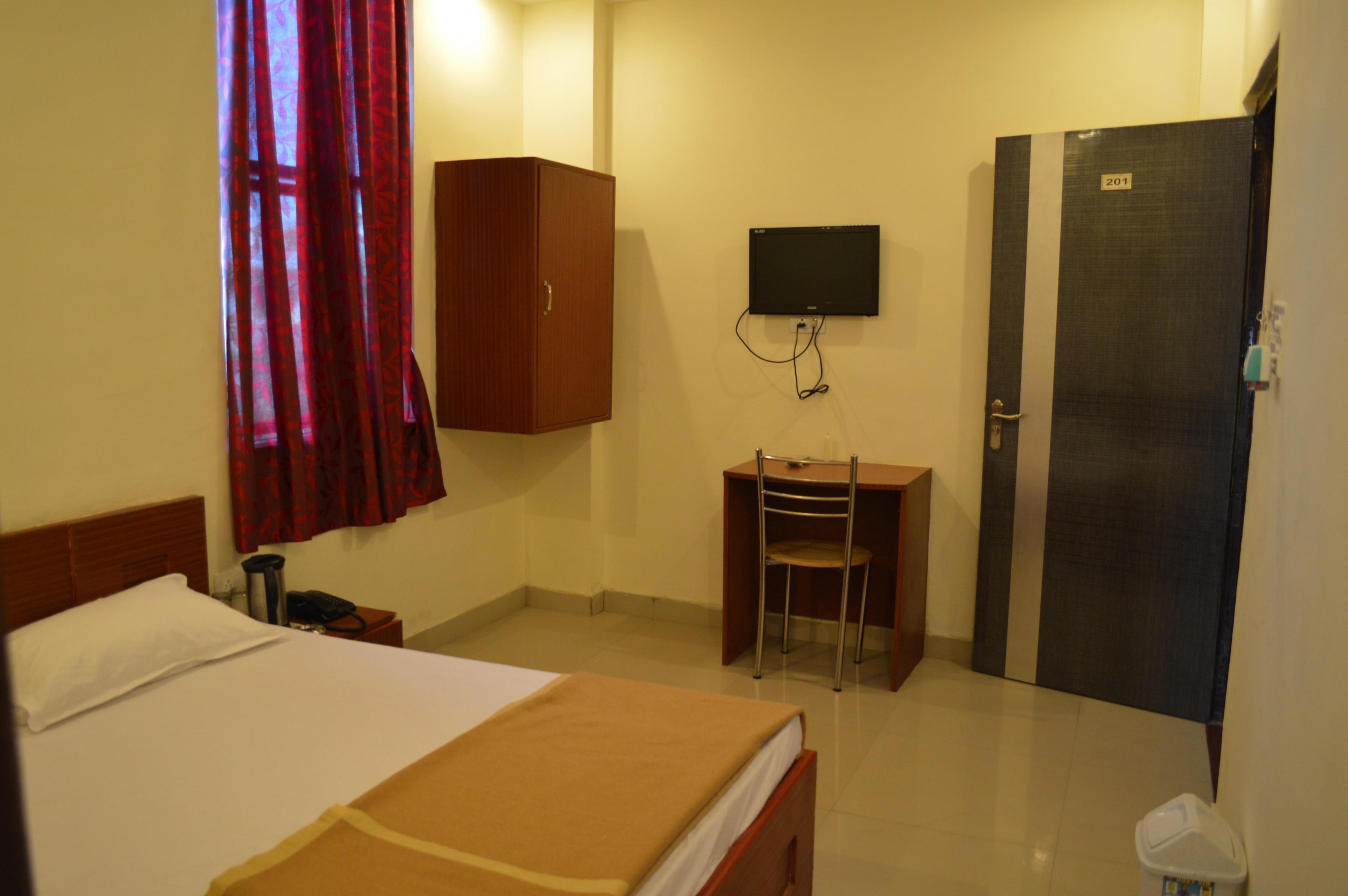 Hotel Royal Plaza- Near Pushkar Lake - Tap to explore photos