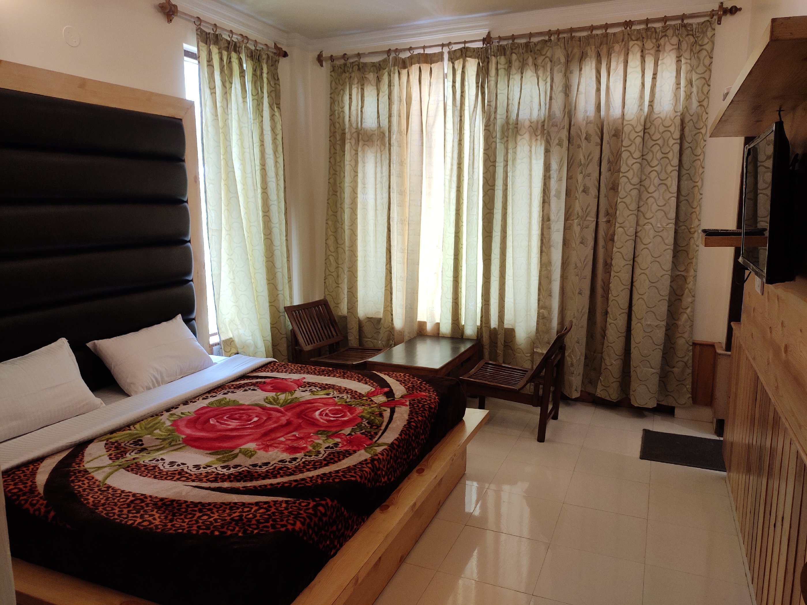 Greenwoods Inn Mcleodganj - Tap to explore photos