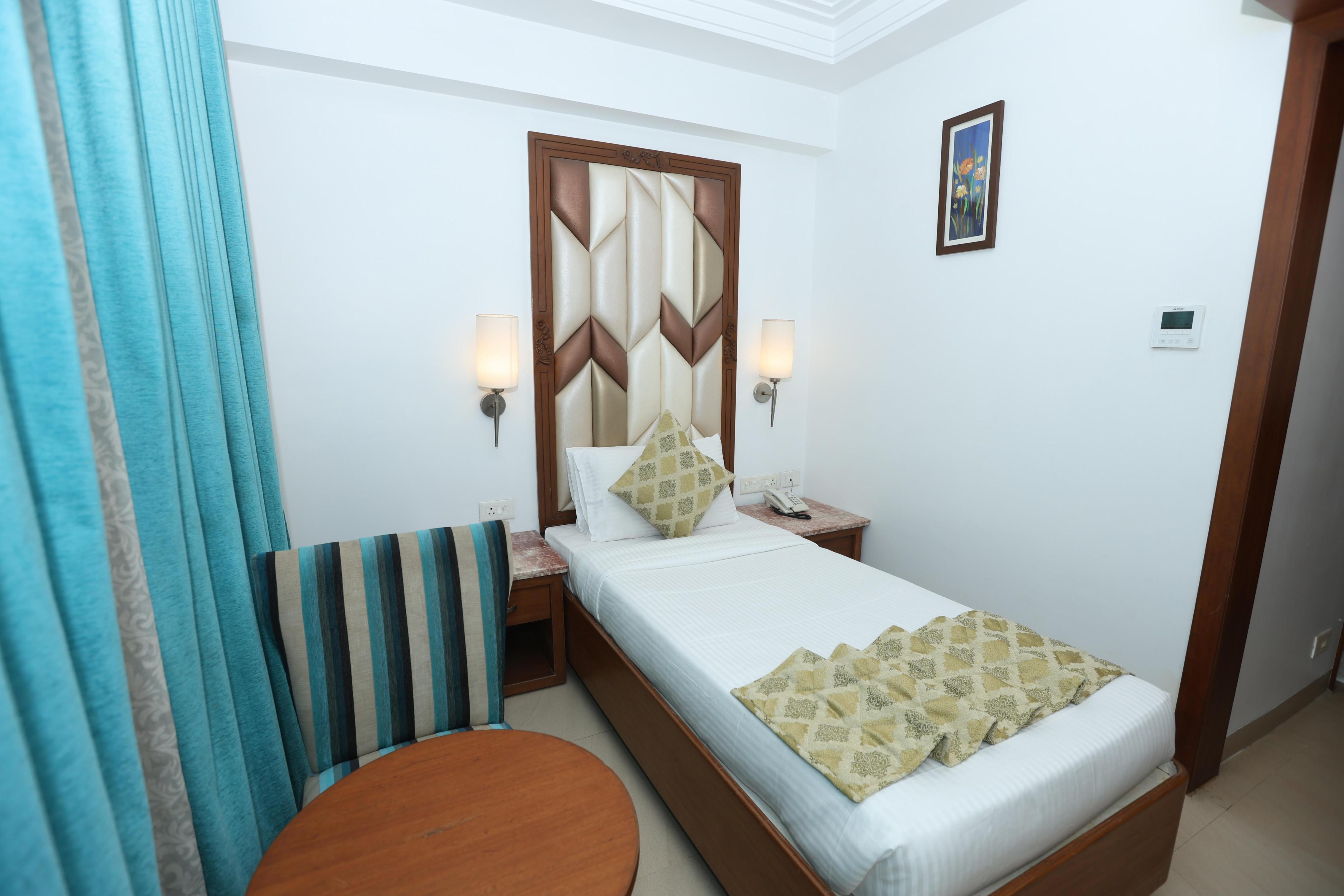 Hotel Karai - Tap to explore photos