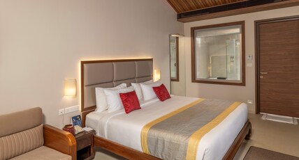 Uday Suites - The Airport Hotel Room Type - EXOTICA with Private Balcony