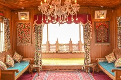 Golden Flower Heritage Houseboat