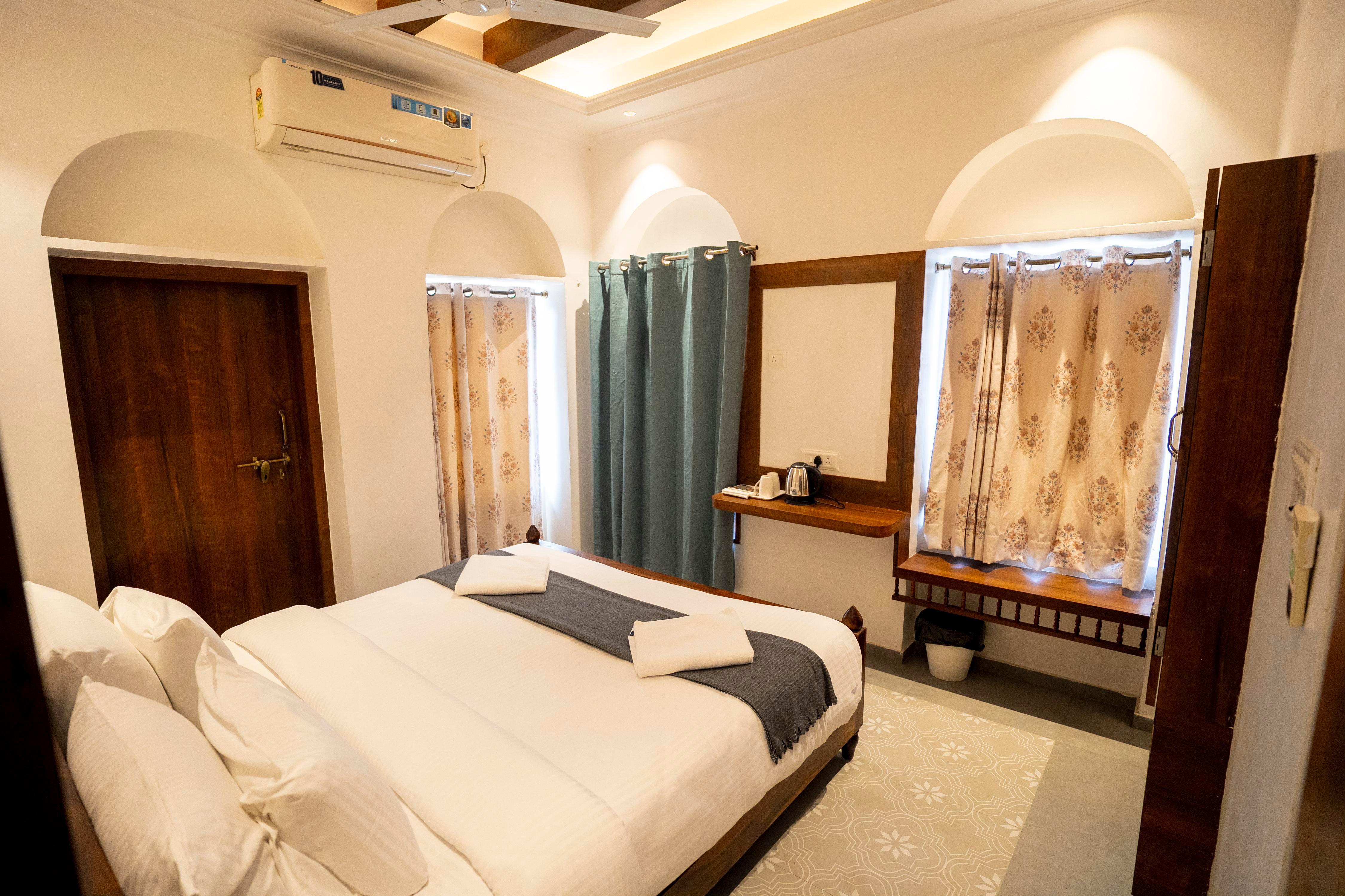 Shiva Kashi Hotel Room Type - Deluxe Room