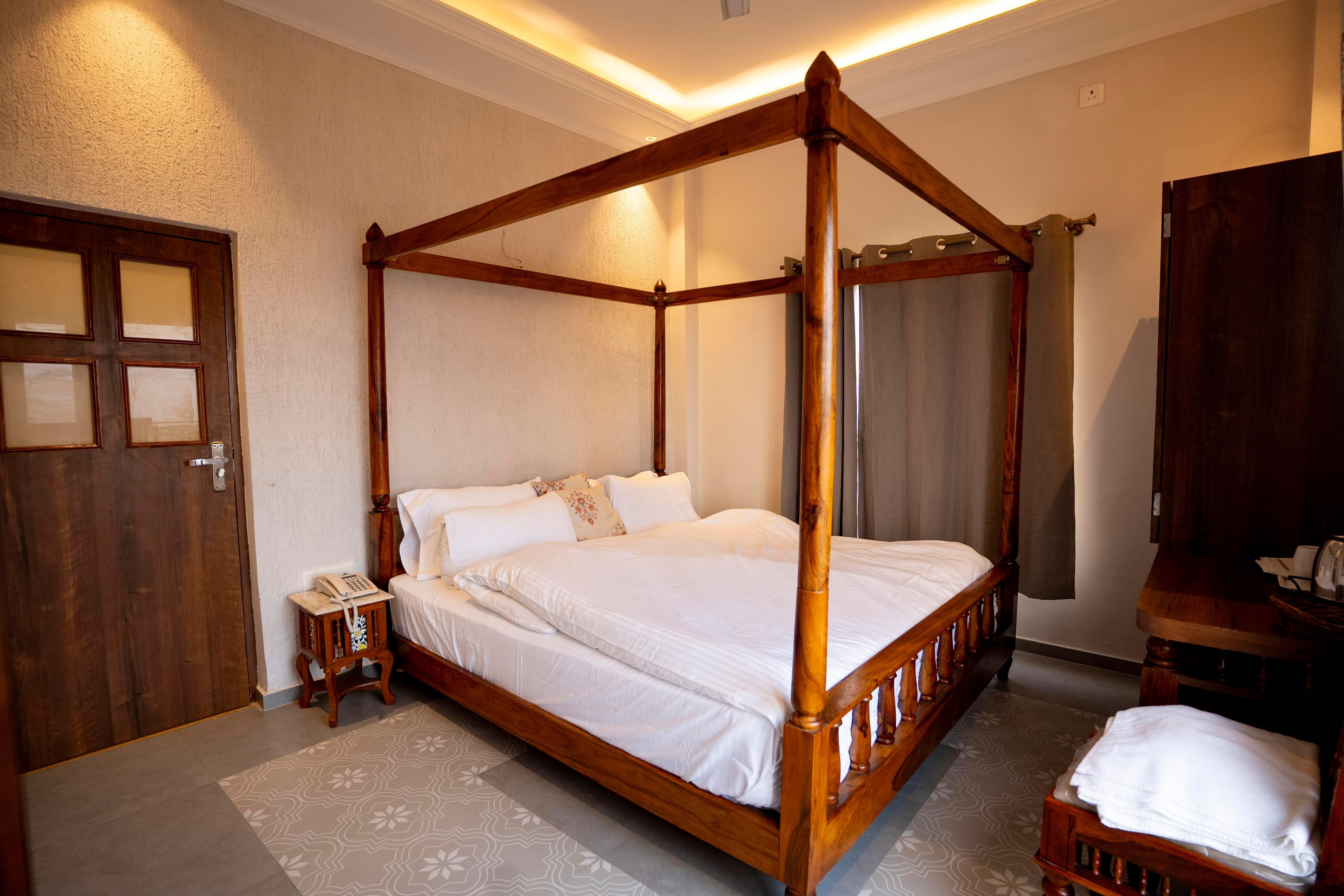 Shiva Kashi Hotel - Tap to explore photos