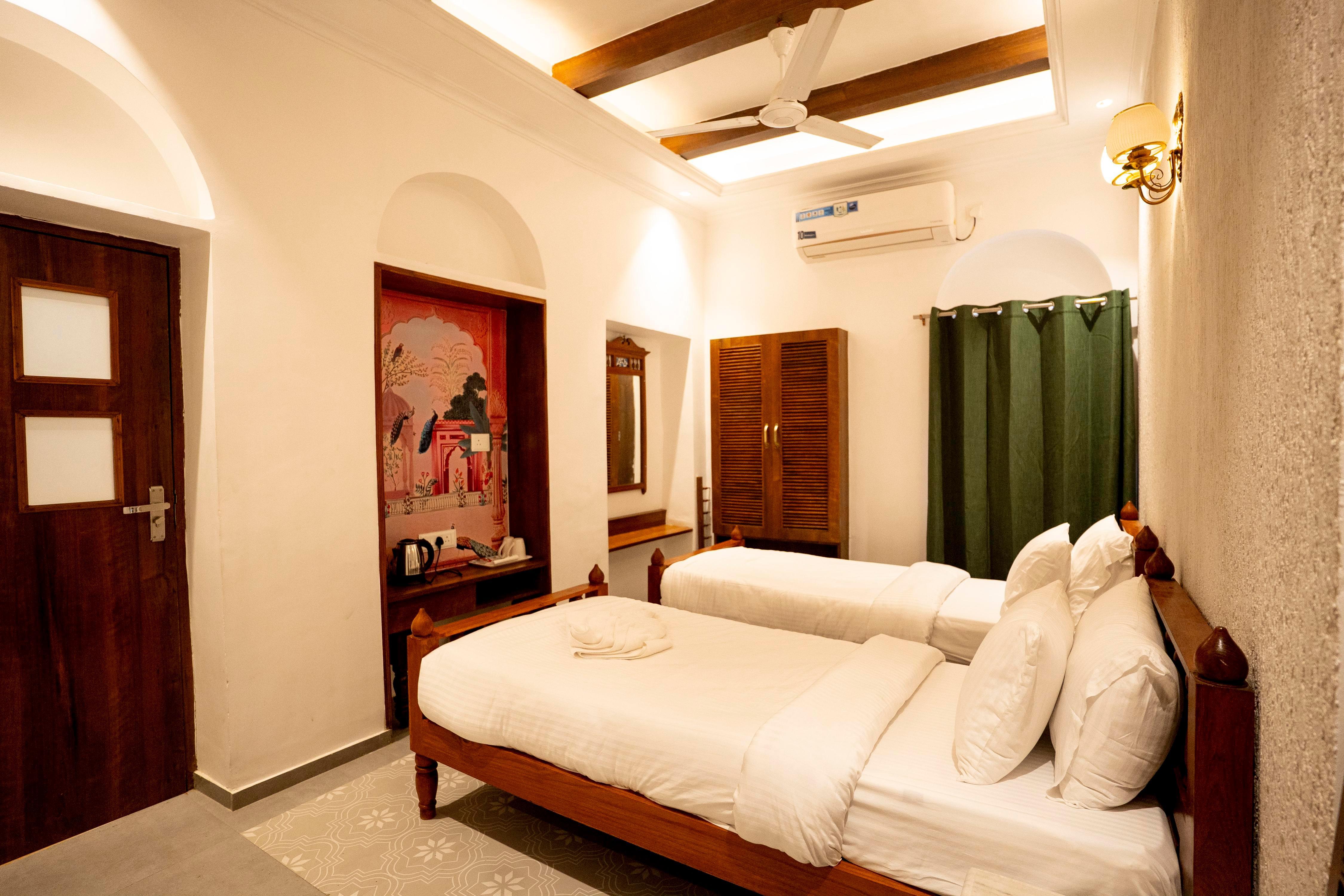 Shiva Kashi Hotel - Tap to explore photos