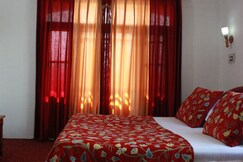 Hospitality Home | Rooms & Kitchen