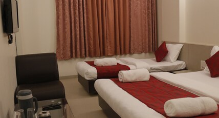 Hotel Sai Dwarka Palace Room Type - TRIPLE BED Non A.C. Room