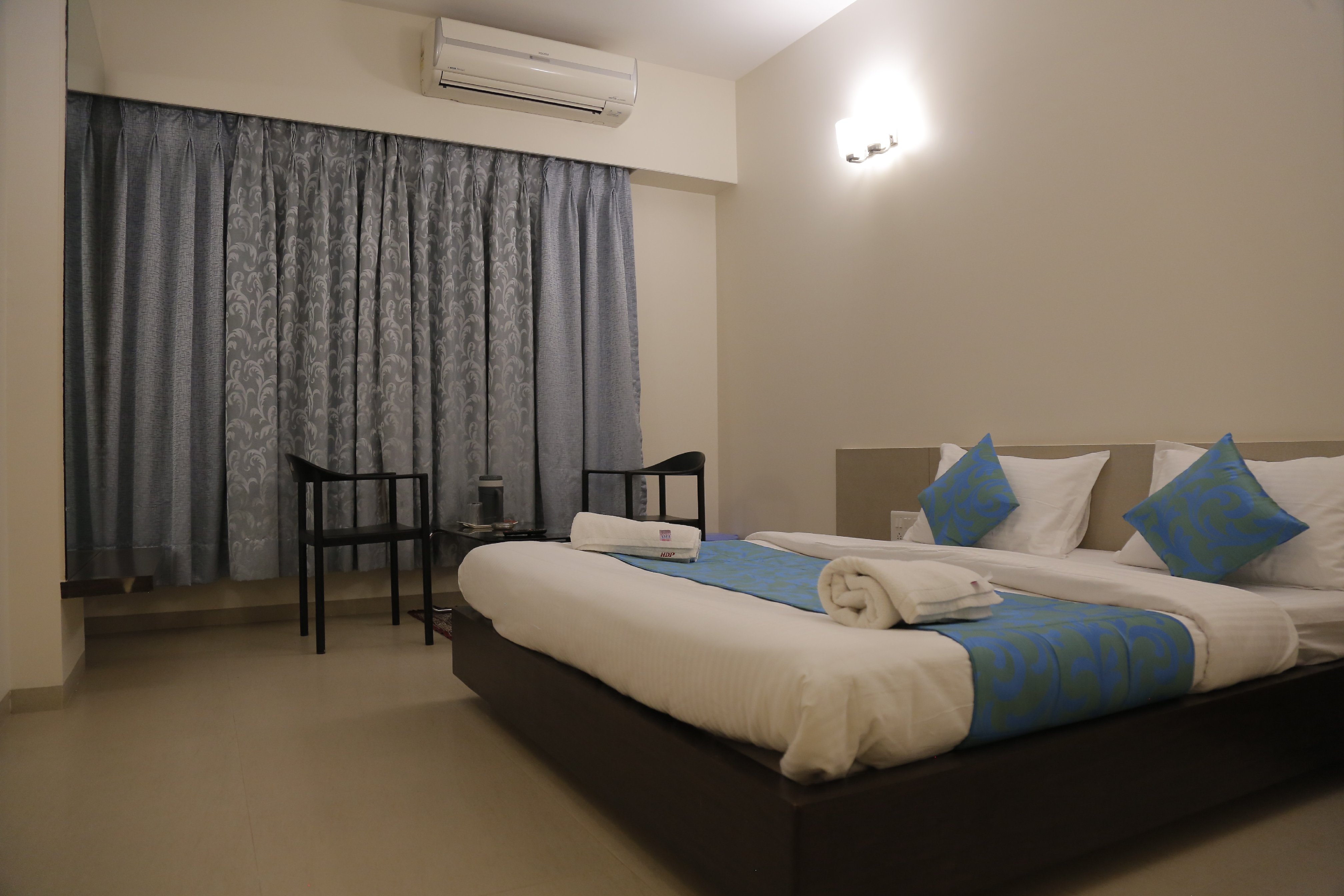 Hotel Sai Dwarka Palace - Tap to explore photos