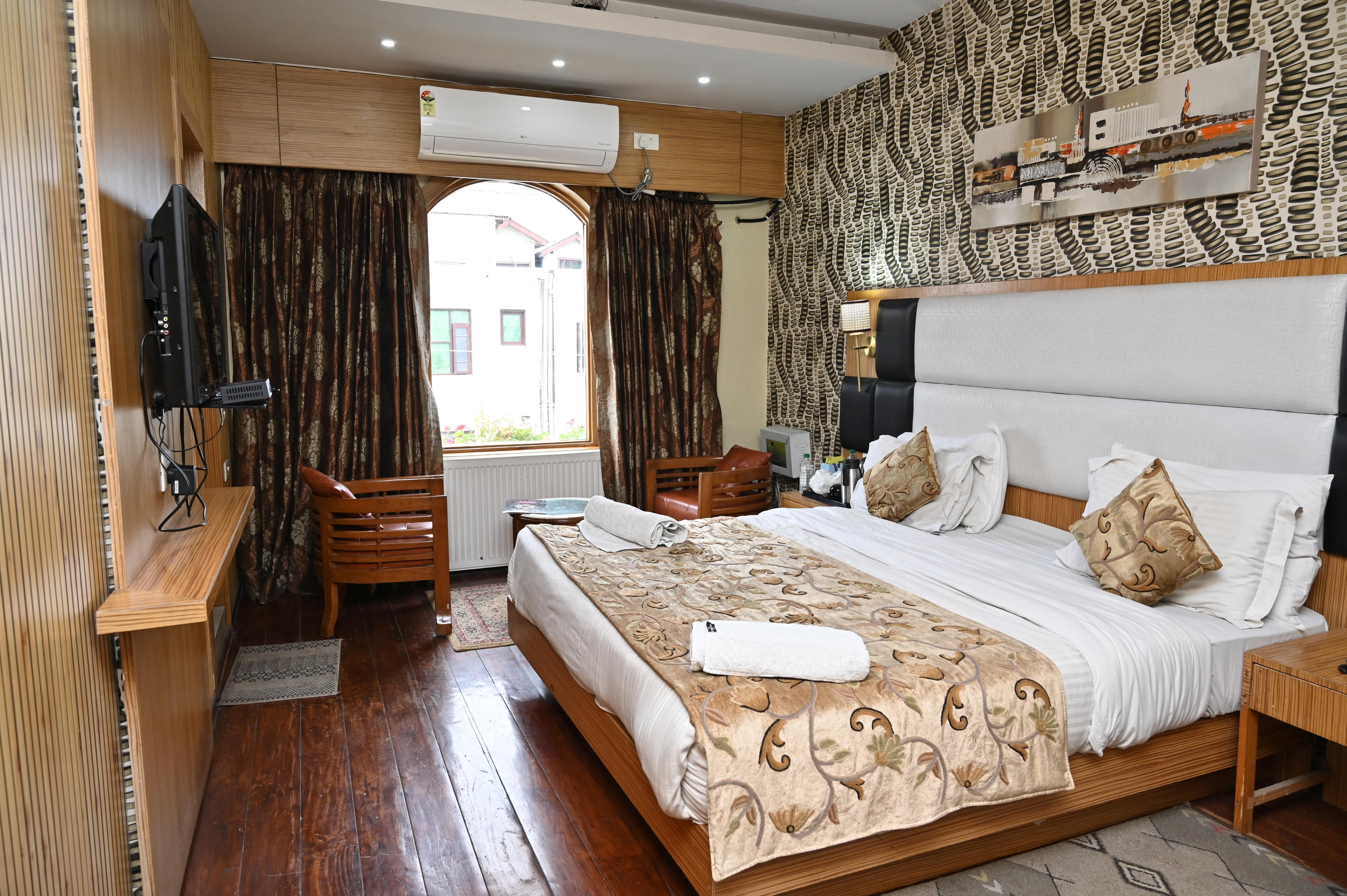 The Pride Inn Room Type - Super Deluxe Room Free WiFi