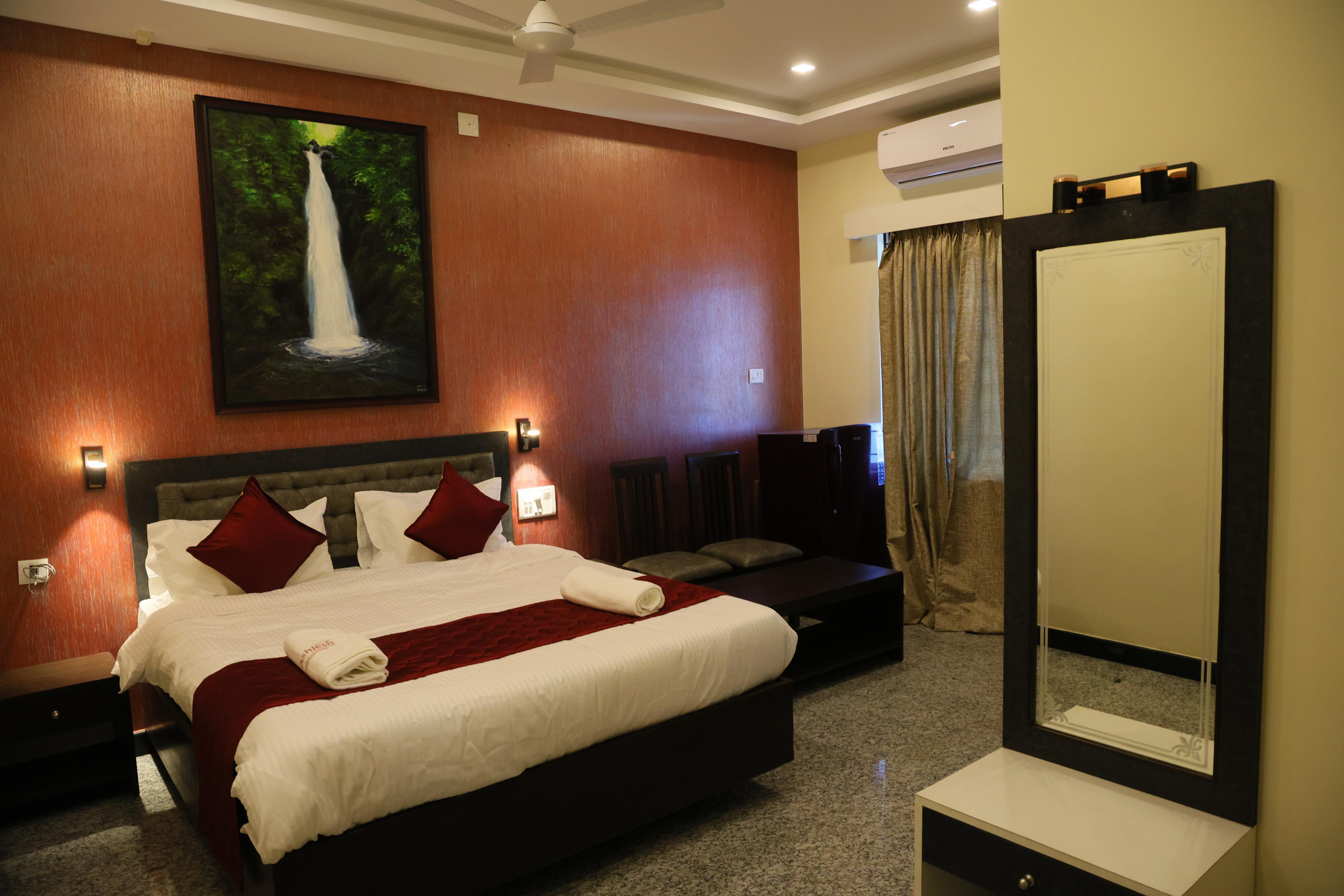 Hotel Ashlesh Room Type - Executive Deluxe Ac