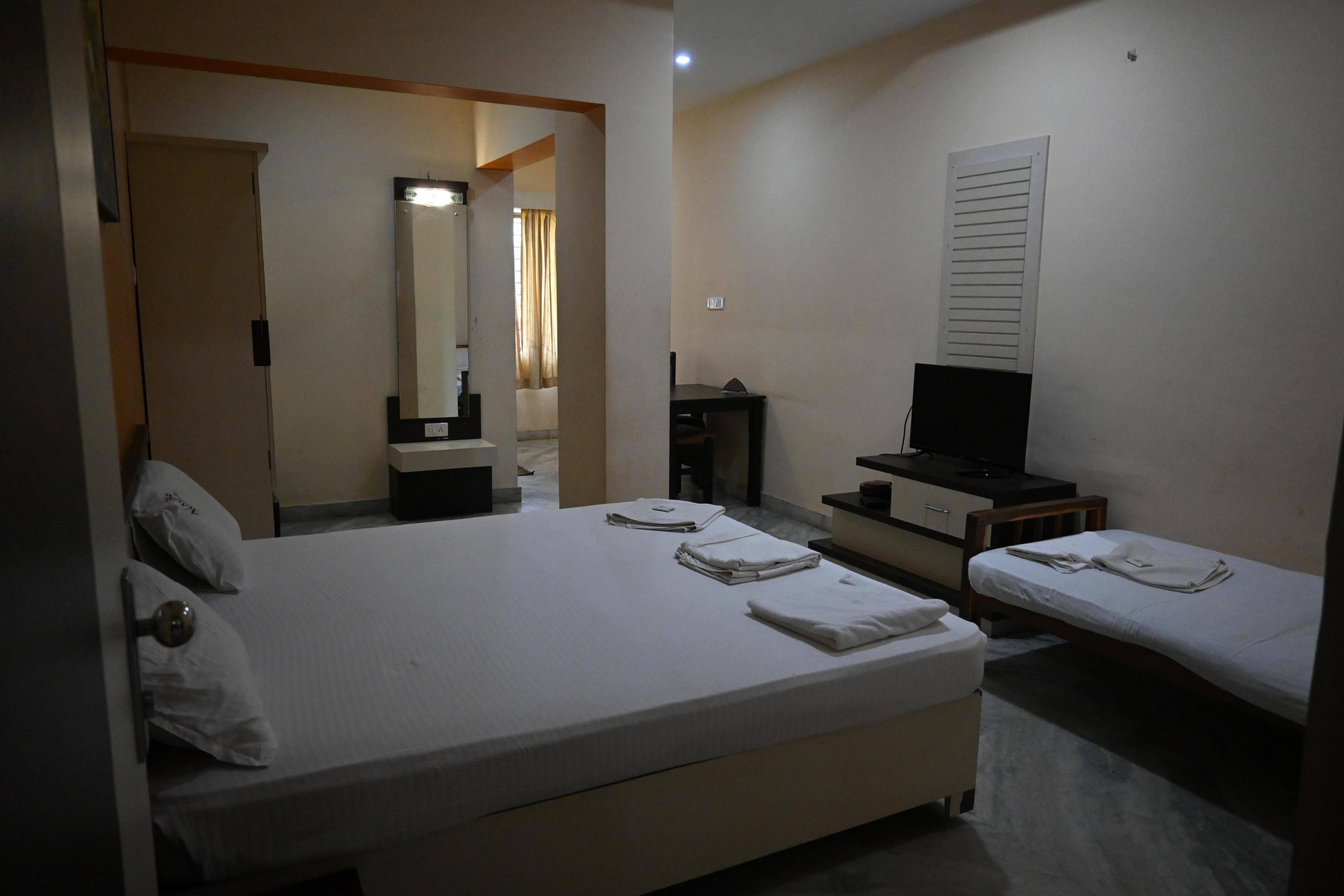 Hotel Ashlesh Room Type - Family Room Non AC