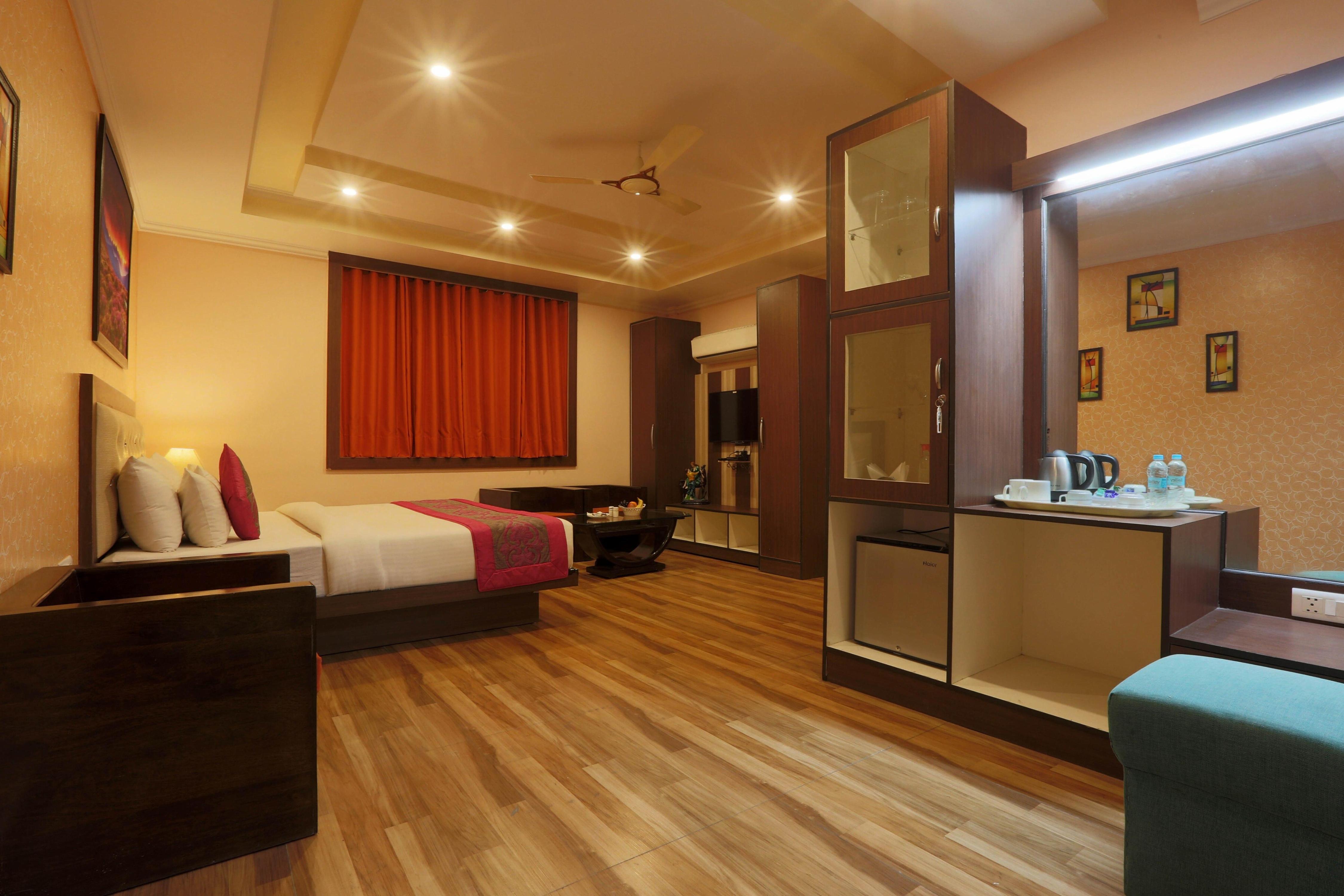 Hotel Castle Blue Near Delhi Aerocity - Tap to explore photos