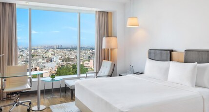 Crowne Plaza Greater Noida Room Type - Standard Room with Bathtub Crowne Plaza Greater Noida Room Type - Standard Room with Bathtub