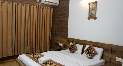Ruturaj Inn Room Type - Standard Suite Room