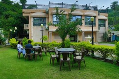 Hotel Shiv Villa ( 1.8 kms from Nakki Lake )