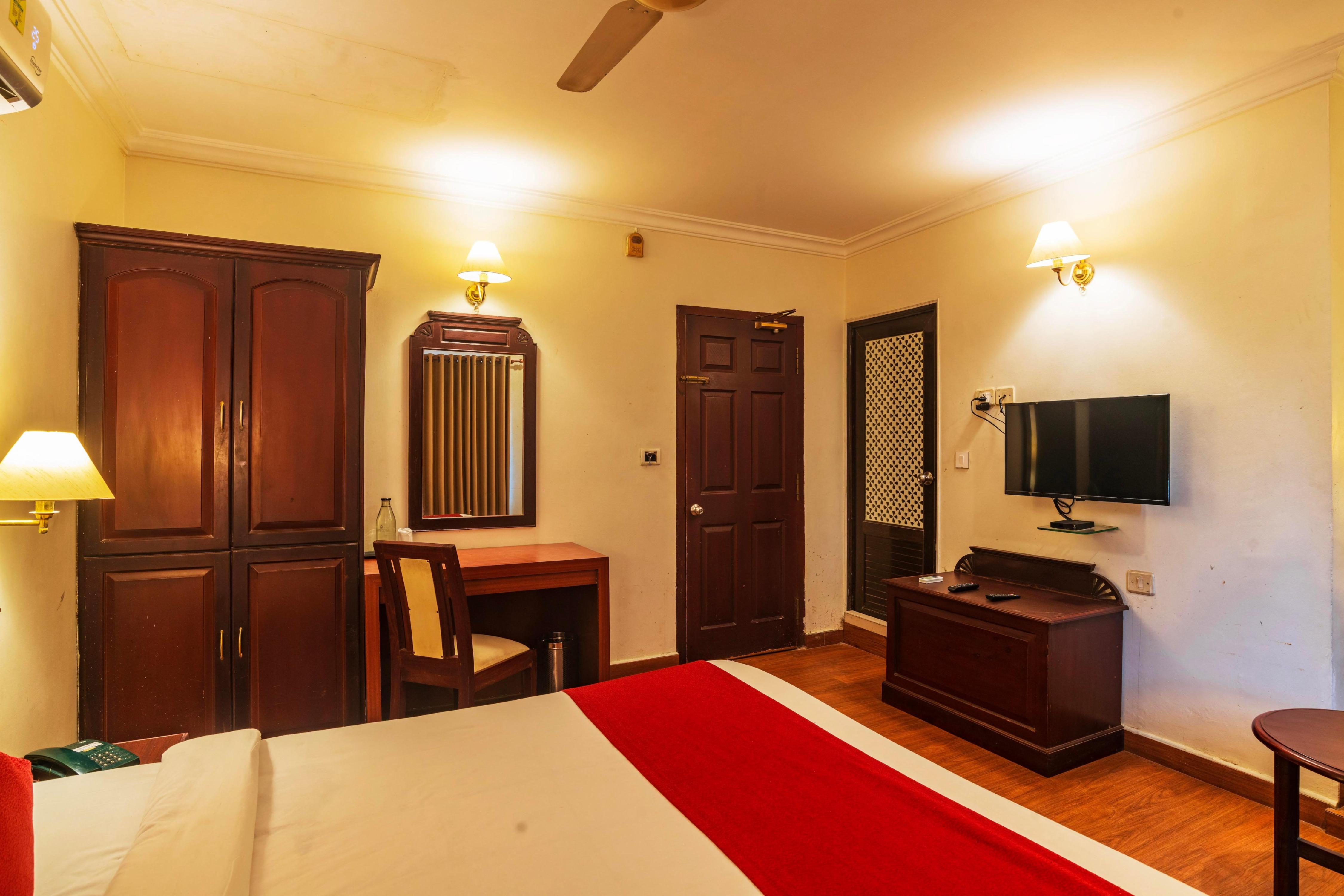 Archana Inn - Near Ernakulam Railway Station - Tap to explore photos