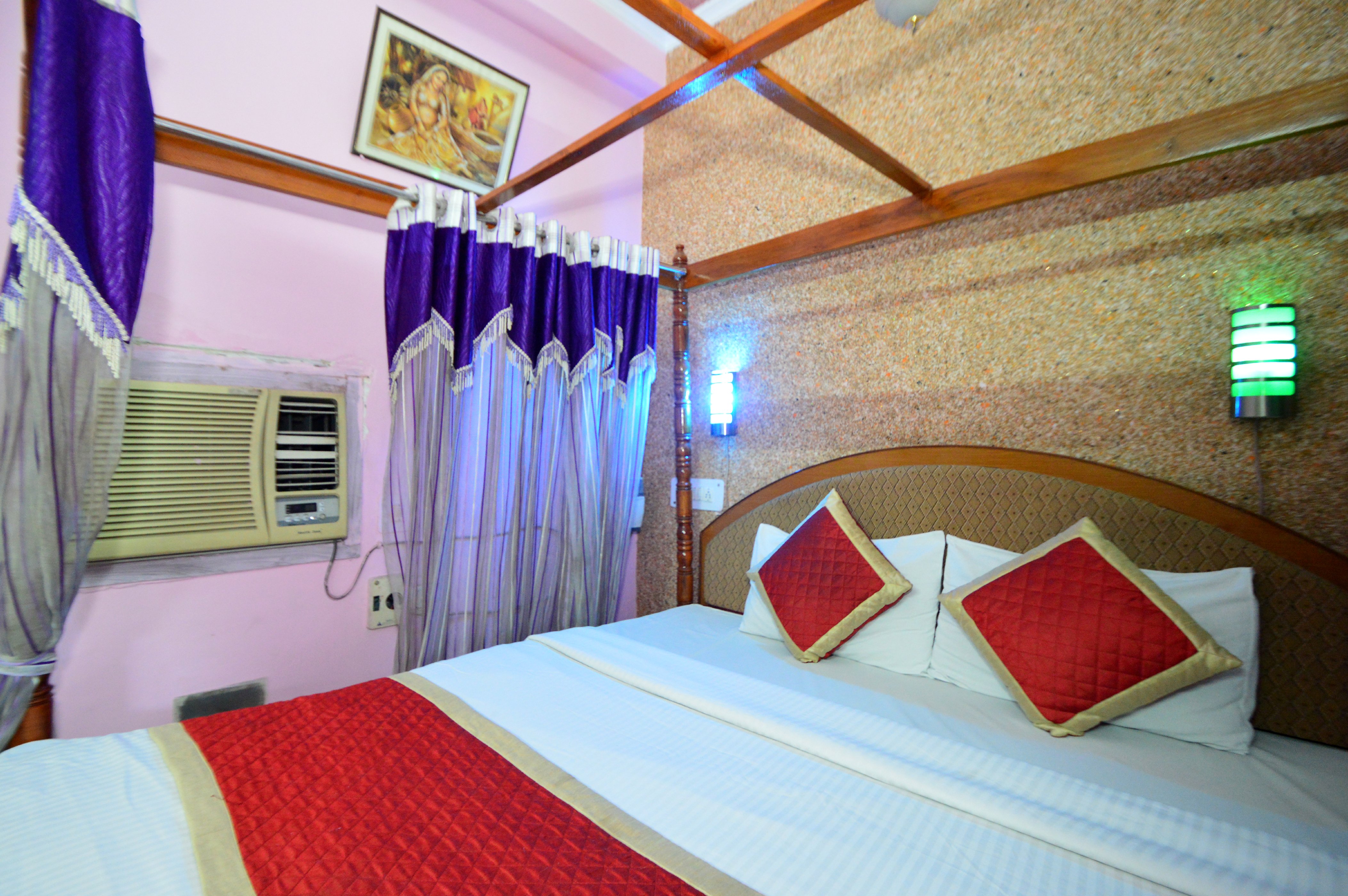 Hotel Jai Maa Palace Near Railway Station - Tap to explore photos