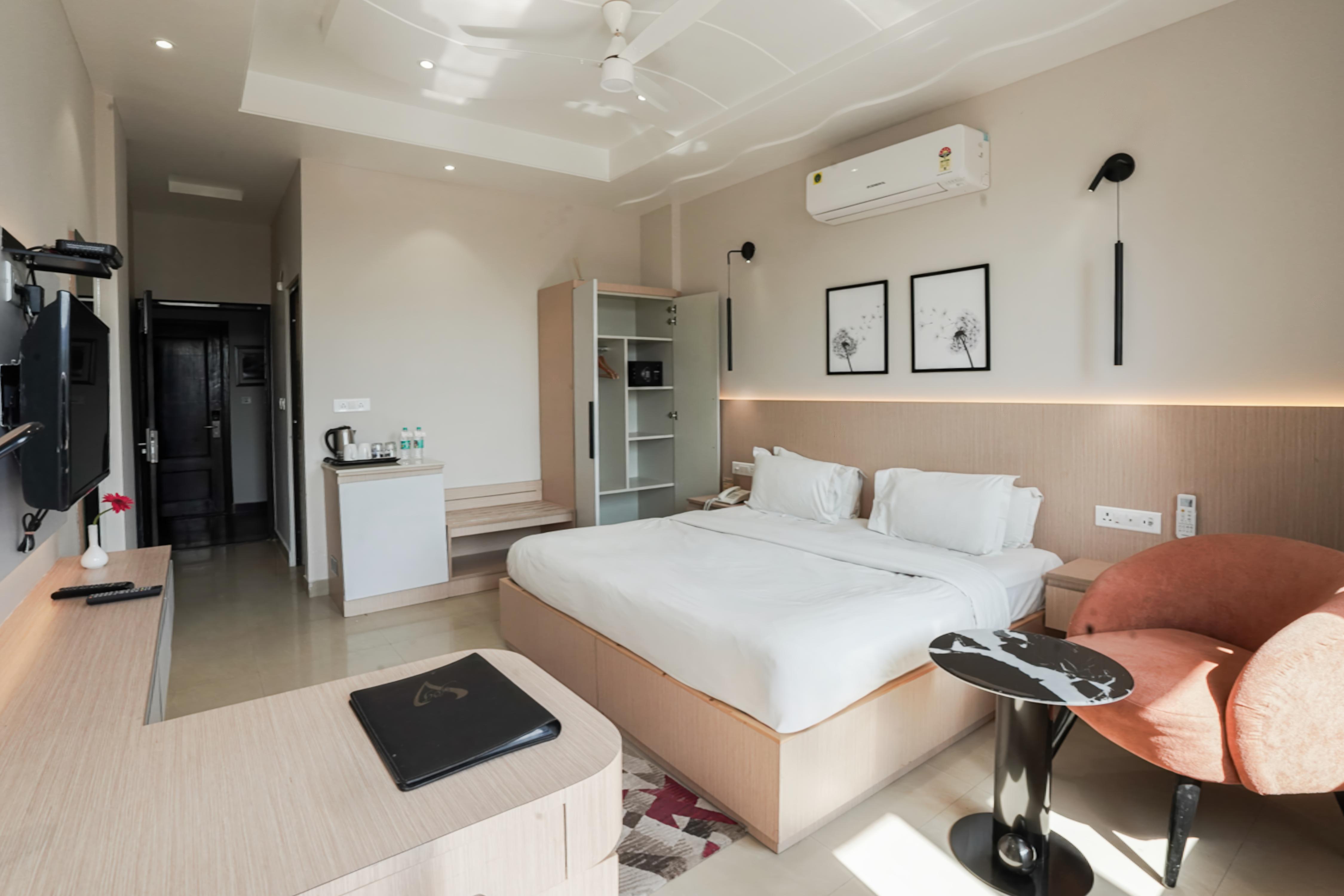 Hotel Yog Vashishth (Near Parmarth Niketan) - Tap to explore photos