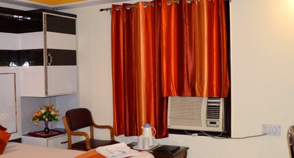 Hotel Su Shree Continental Room Type - Super Deluxe  Double Bed Room AC