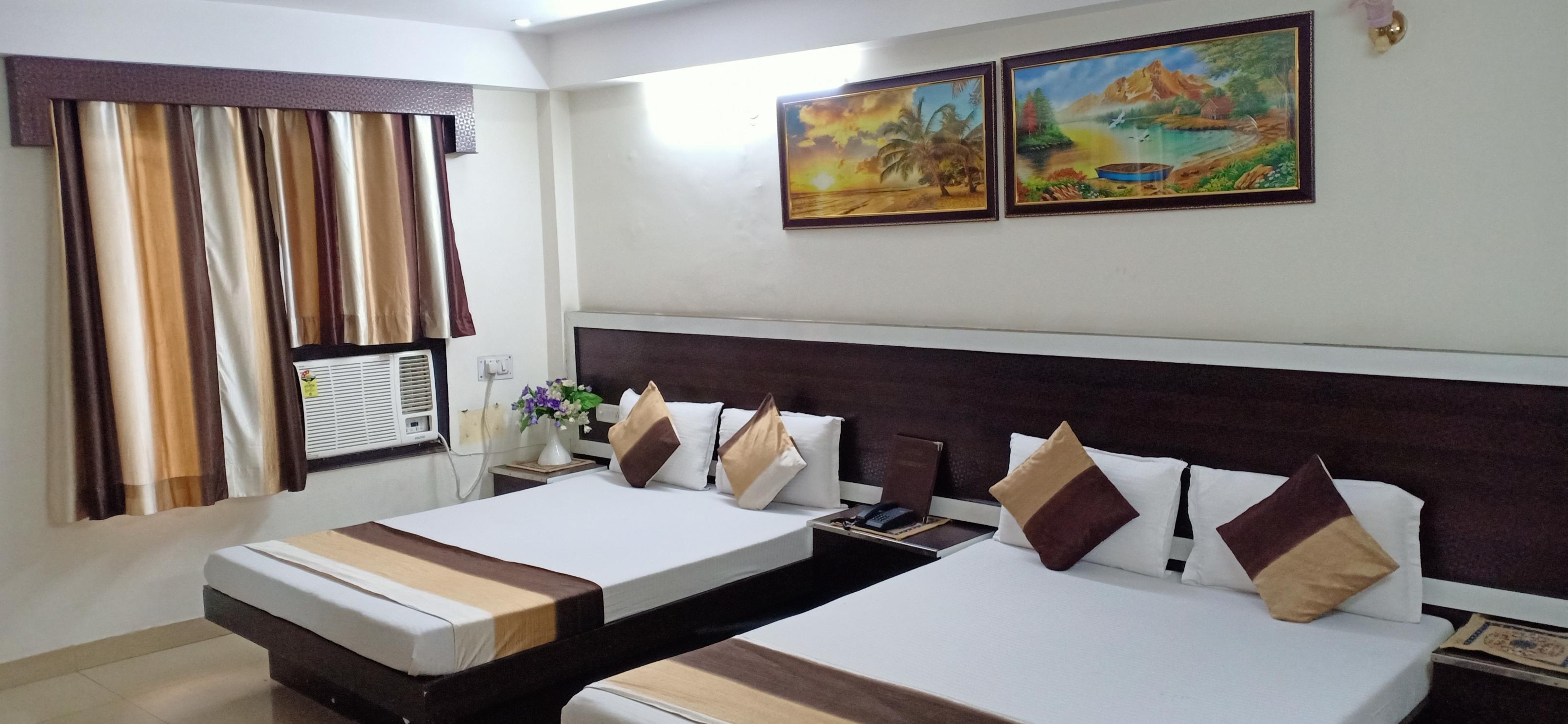Hotel Su Shree Continental Near NDLS Station (Free Car Parking) - Tap to explore photos