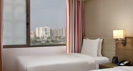 DoubleTree Suites by Hilton Bengaluru Outer Ring Road Room Type - THREE BEDROOM SUITE WITH BALCONY DoubleTree Suites by Hilton Bengaluru Outer Ring Road Room Type - THREE BEDROOM SUITE WITH BALCONY