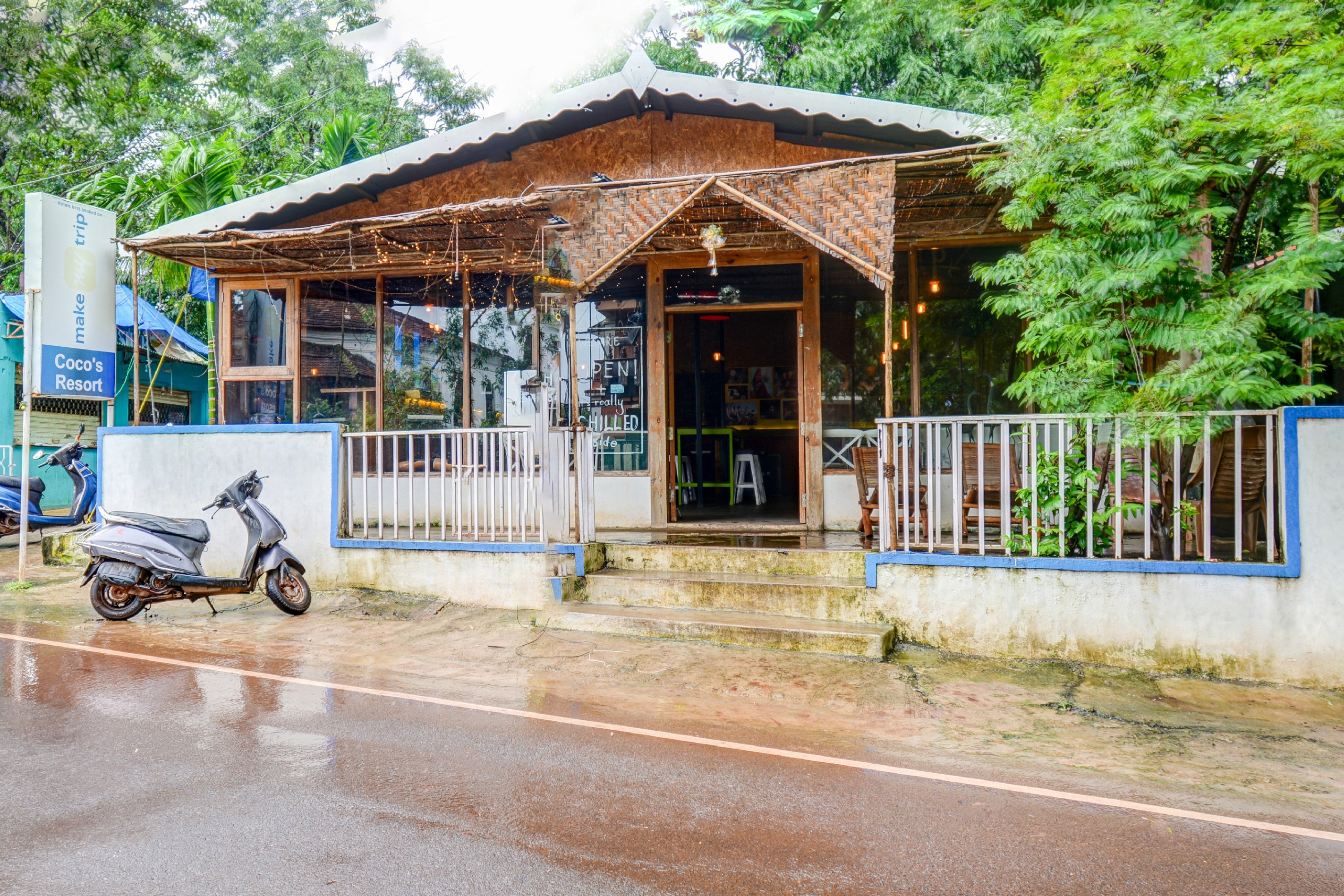 Cocos Resort - Tap to explore photos