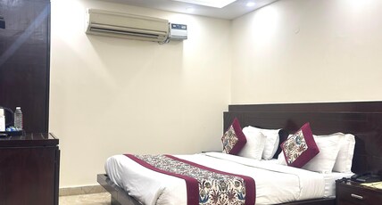 Hotel Paradise Inn - Karol Bagh, New Delhi Room Type - Deluxe AC Room | Comfortable & Spacious Stay Hotel Paradise Inn - Karol Bagh, New Delhi Room Type - Deluxe AC Room | Comfortable & Spacious Stay
