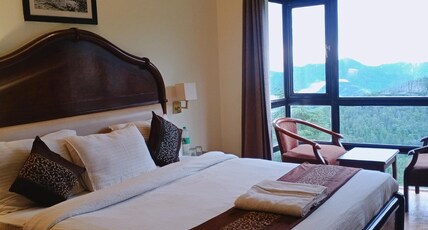 Deventure Hotel Chail Room Type - Deluxe Room Mountain valley view