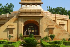 Hotel Heritage Inn  A Luxury Retreat in City Center