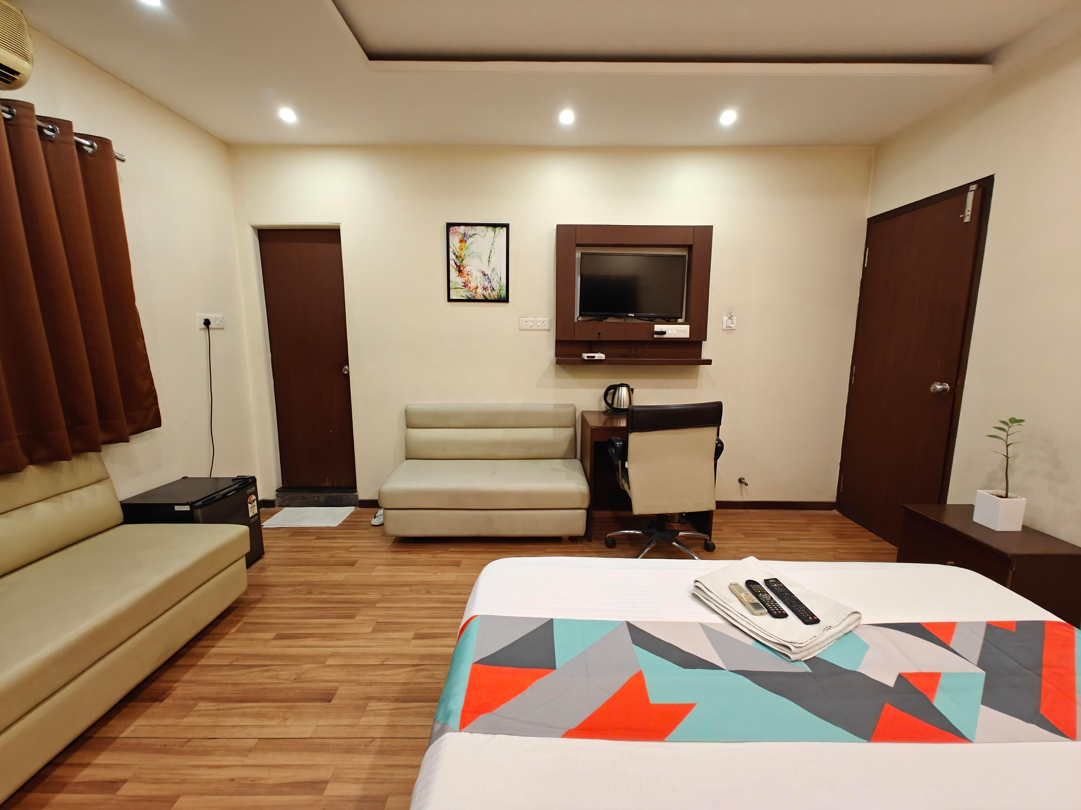 loharkar hotel - Tap to explore photos