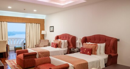 The Leela Ashtamudi, A Raviz Hotel Room Type - Royal Premier Lake View