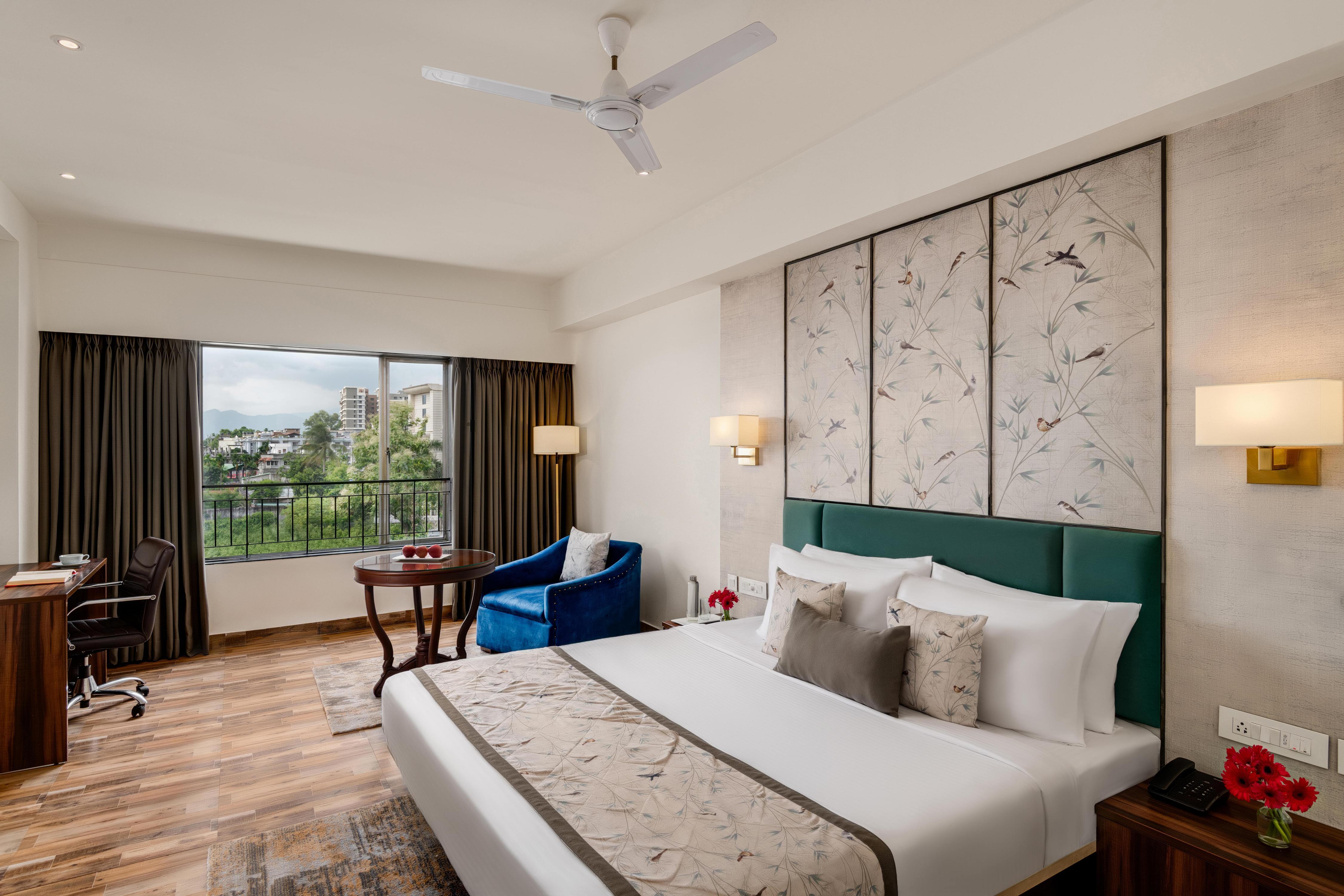 Voyage Milestone Hotel & Banquet