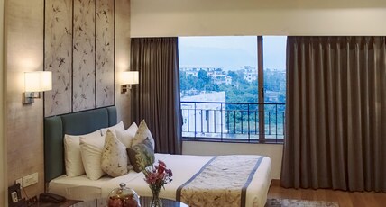 Voyage Milestone Hotel & Banquet Room Type - Suite with bathtub