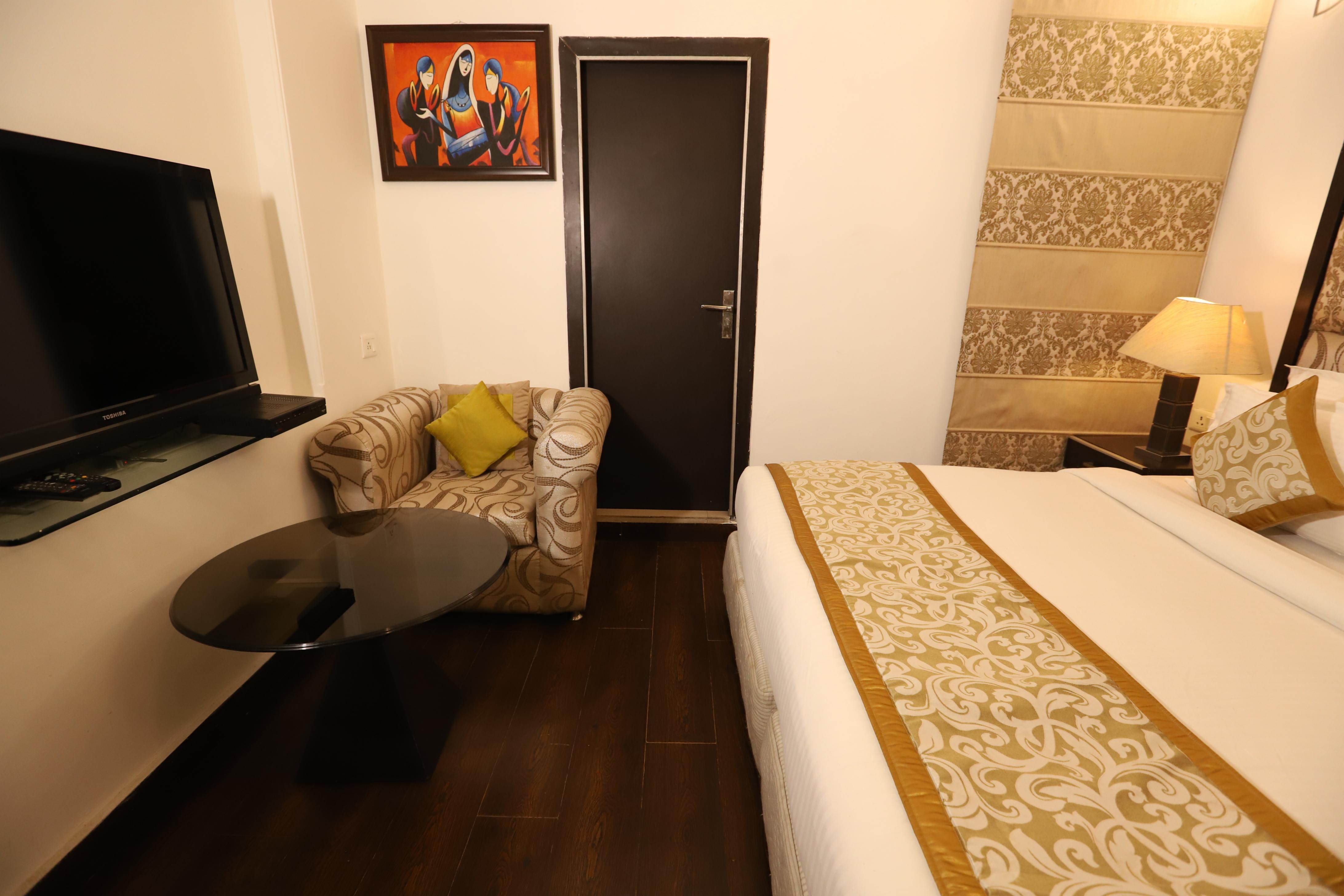 Hotel Capitol Hills @ Greater Kailash Delhi - Tap to explore photos