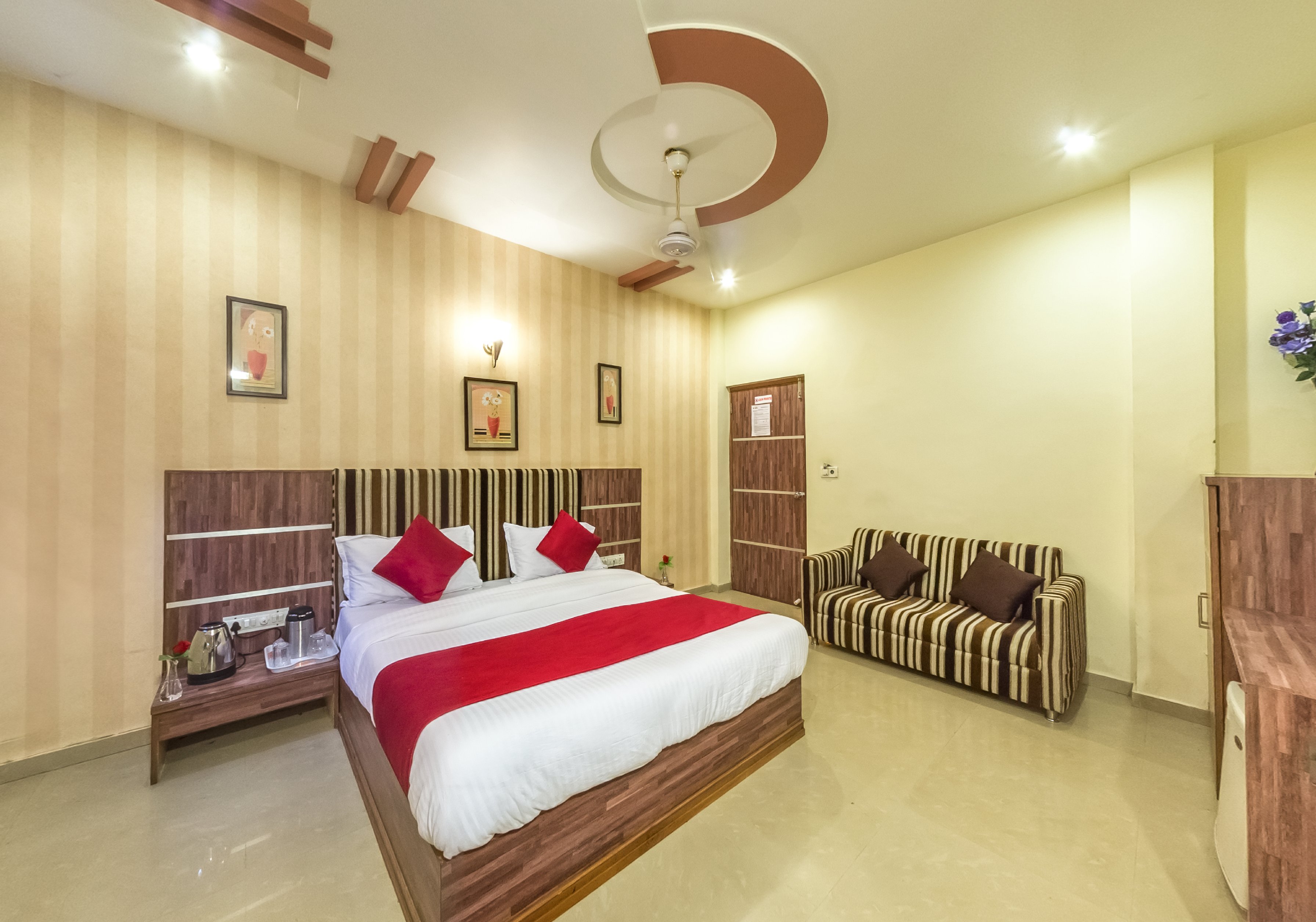 Hotel Rudra Mahal - Tap to explore photos