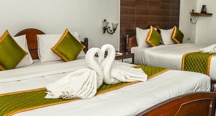 Hotel Landmark Room Type - Luxe Family A.C Room (Two King Bed For Four Occupancy)