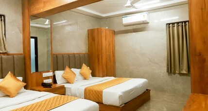 Hotel Karishma- Near Dadar Railway Station Room Type - Deluxe Quadruple Room
