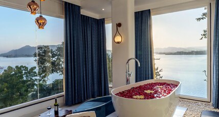 Moustache Udaipur Luxuria Room Type - Presidential Suite With Bathtub