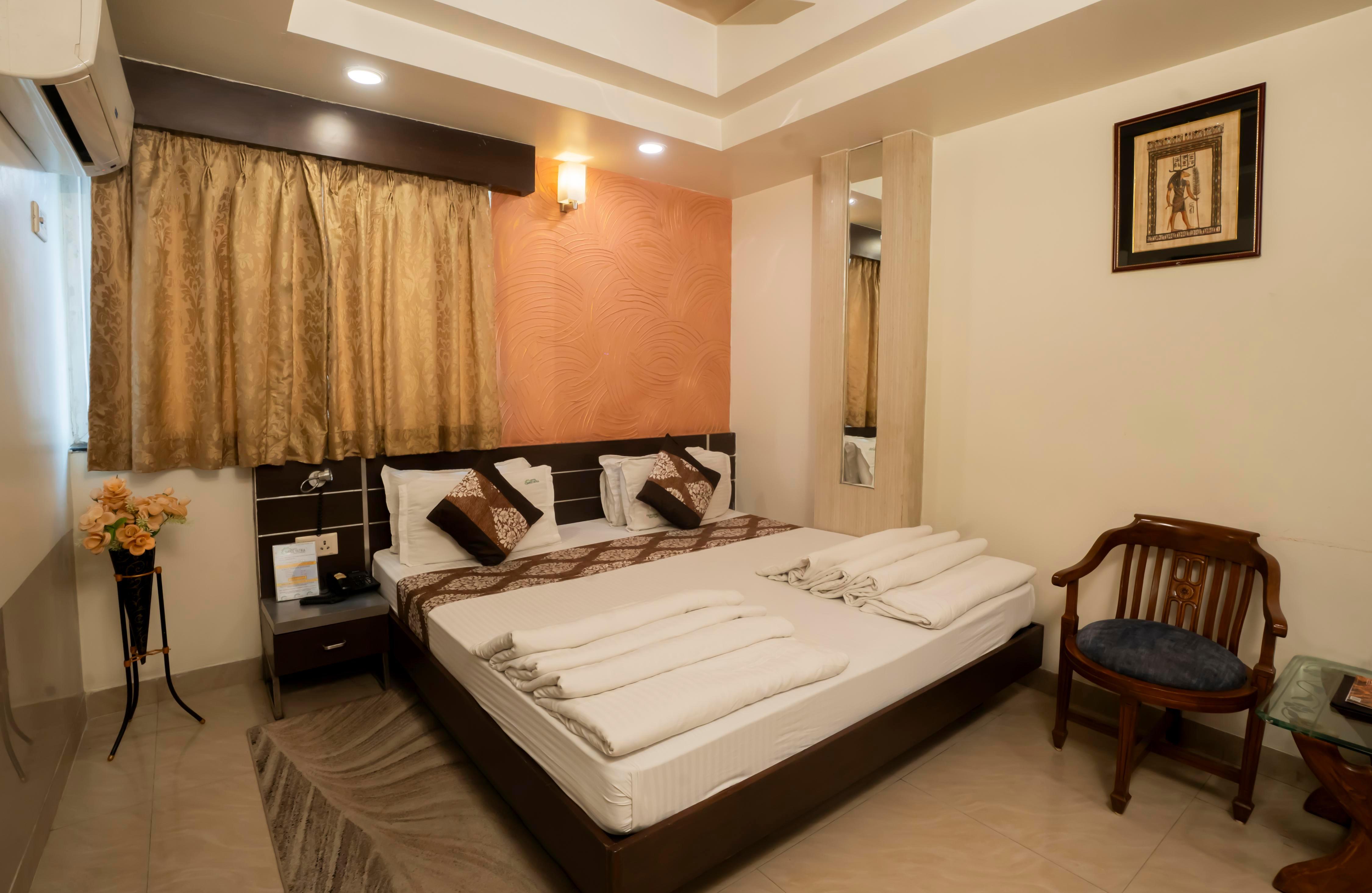 Hotel Shree Vatika - Tap to explore photos