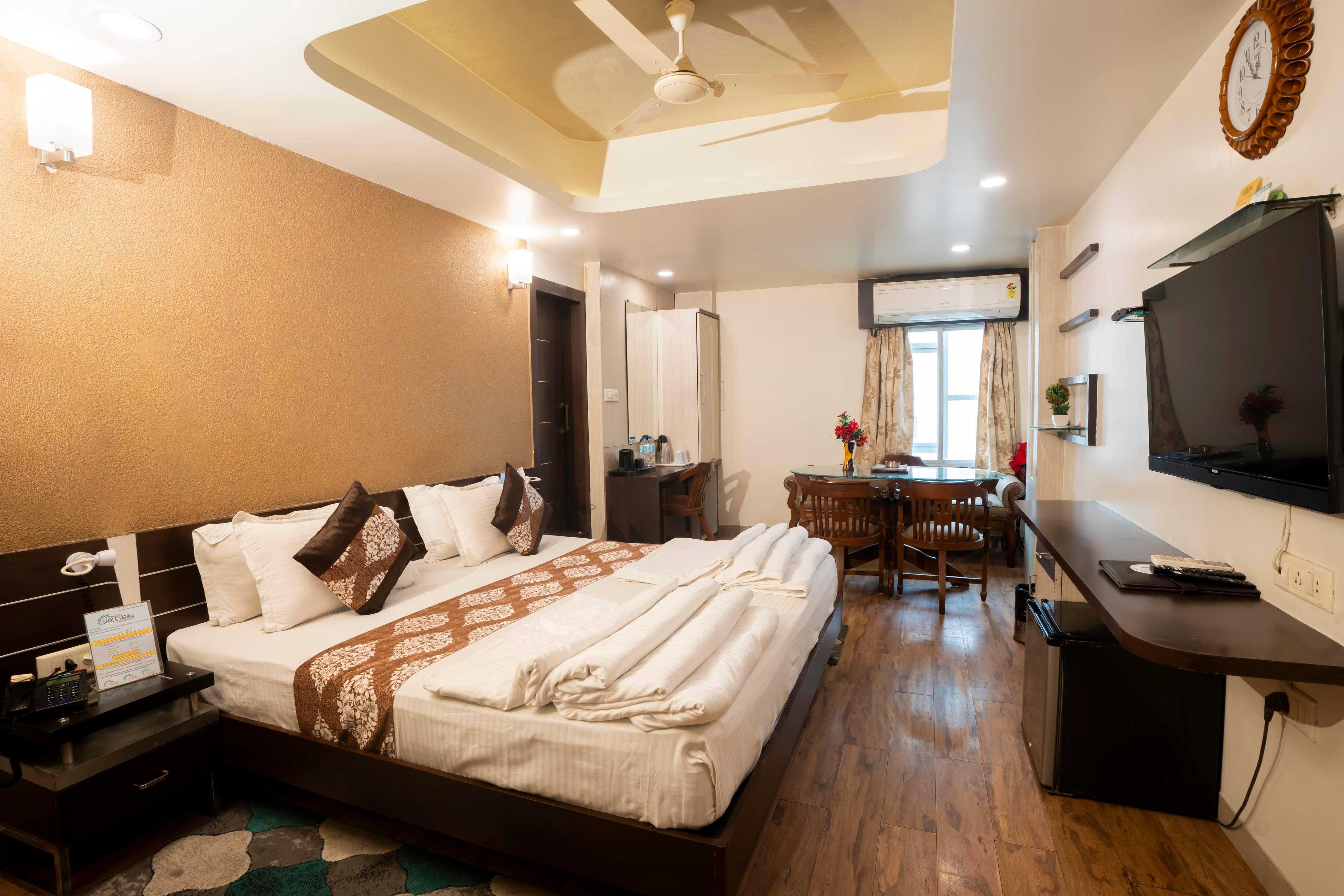 Hotel Shree Vatika Room Type - Royal Executive