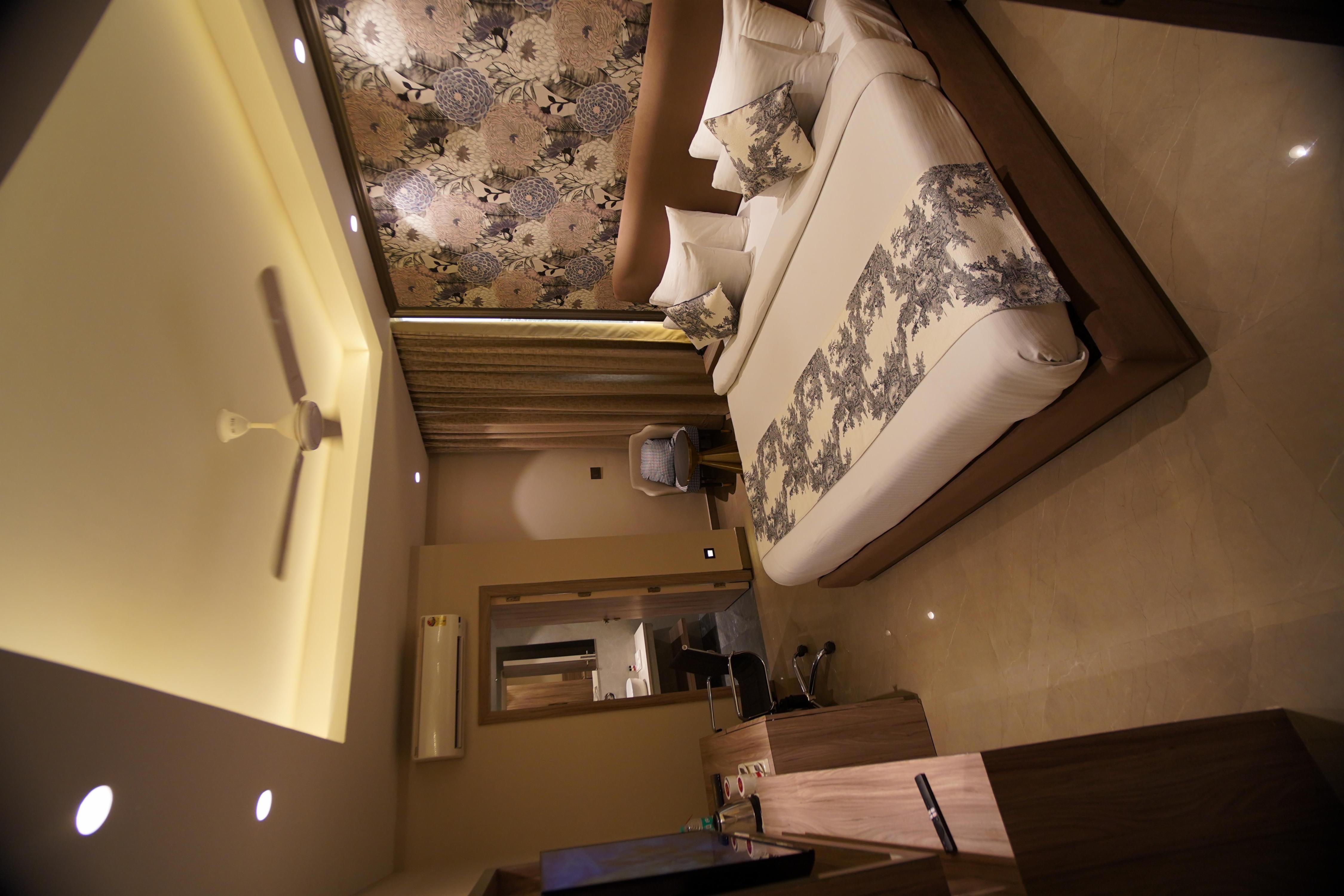 Hotel Sobti Continental Room Type - EXECUTIVE PLATINUM